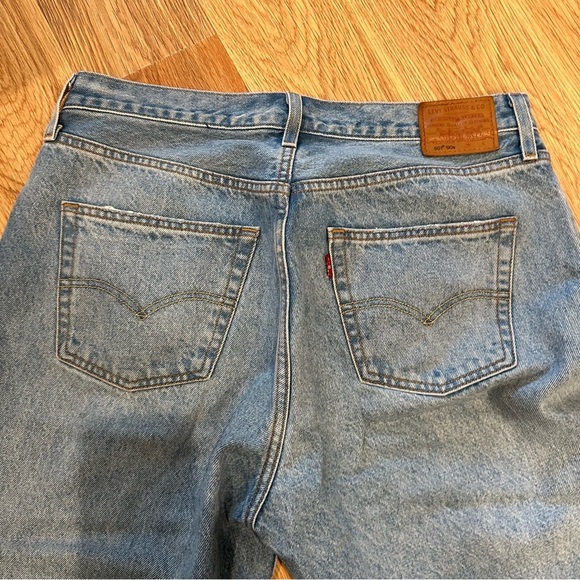 Levi’s Distressed 501s 90s Blue Jeans, Size W32 L32 - Picture 4 of 8